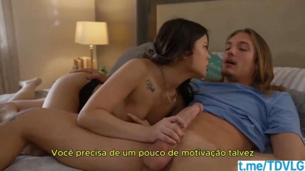 Porno legendado: Irmão ou voce me fode ou conto pra mamãe